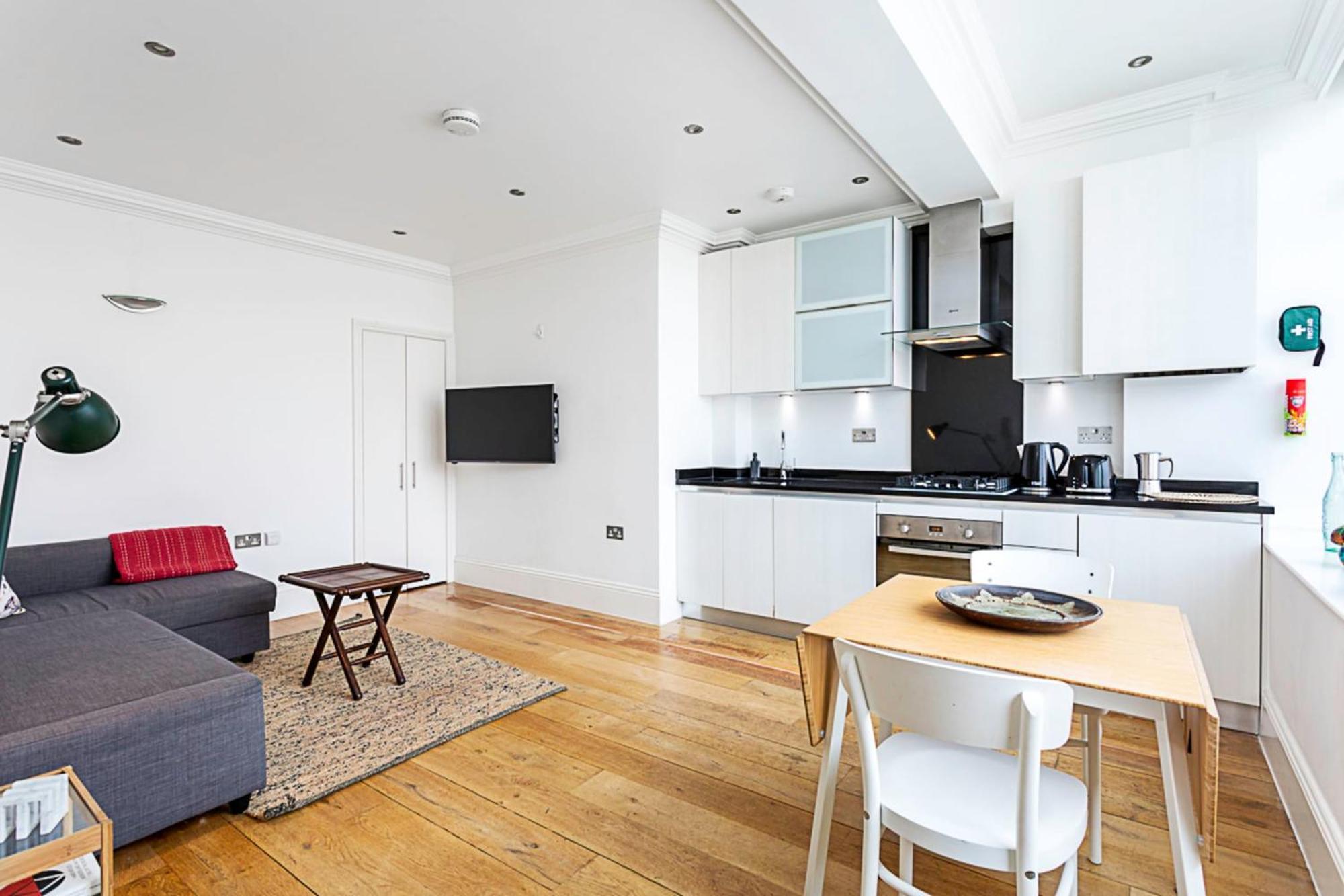 Charming One Bedroom Flat In Islington * Лондон